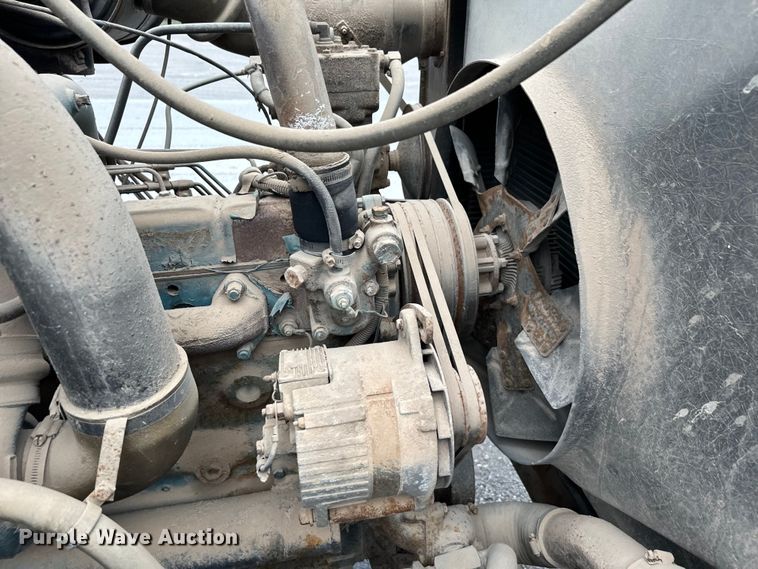 image for item EJ0607 1979 International  F-2654 tank truck