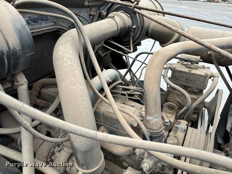 image for item EJ0607 1979 International  F-2654 tank truck