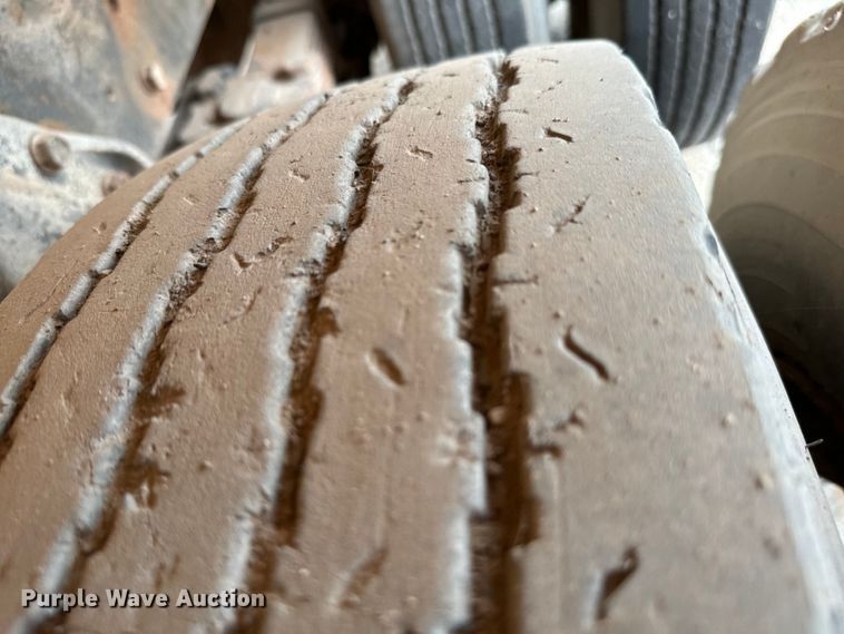 image for item EJ0607 1979 International  F-2654 tank truck