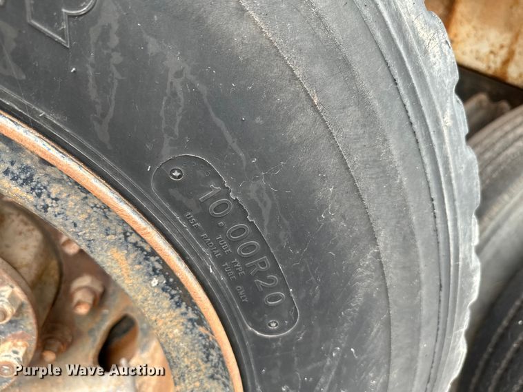 image for item EJ0607 1979 International  F-2654 tank truck