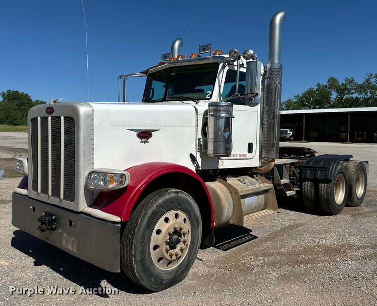 image for item EJ0611 2014 Peterbilt  388 semi truck