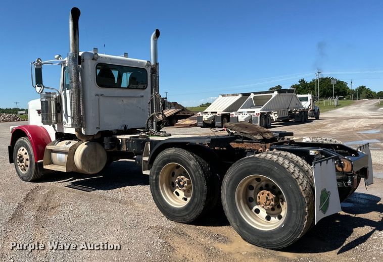 image for item EJ0611 2014 Peterbilt  388 semi truck