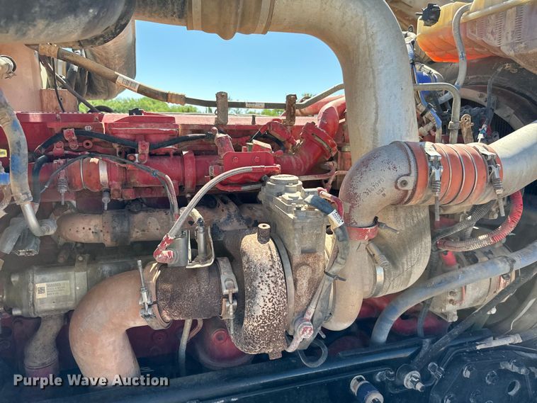 image for item EJ0611 2014 Peterbilt  388 semi truck