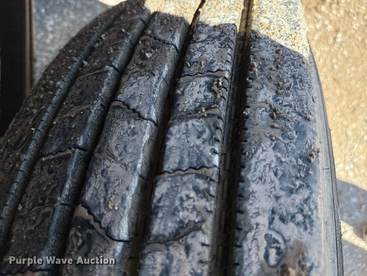 image for item EJ0611 2014 Peterbilt  388 semi truck