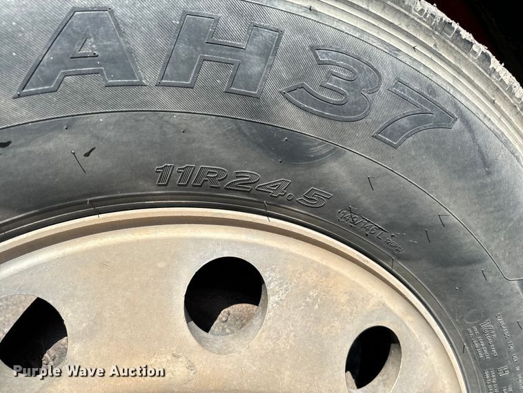 image for item EJ0611 2014 Peterbilt  388 semi truck