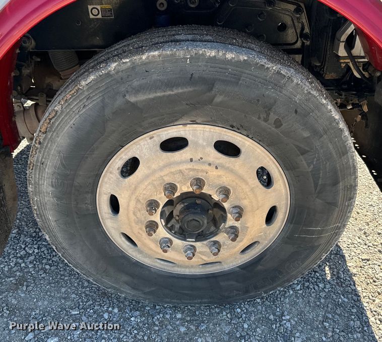 image for item EJ0611 2014 Peterbilt  388 semi truck