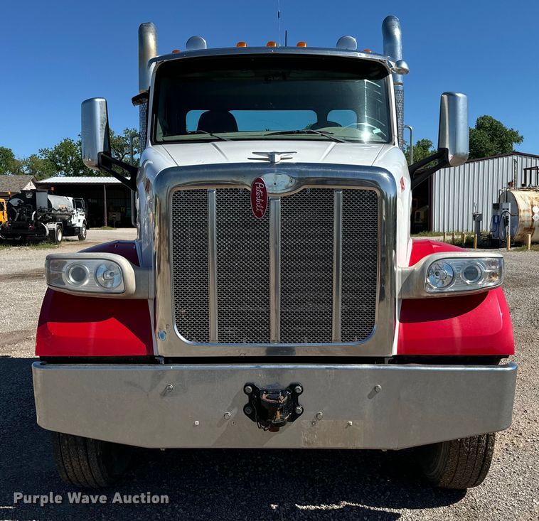 image for item EJ0612 2018 Peterbilt 567 semi truck