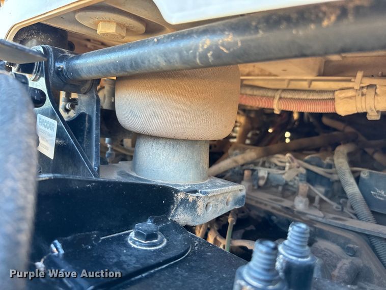 image for item EJ0612 2018 Peterbilt 567 semi truck