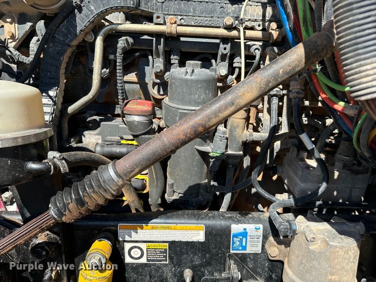 image for item EJ0612 2018 Peterbilt 567 semi truck