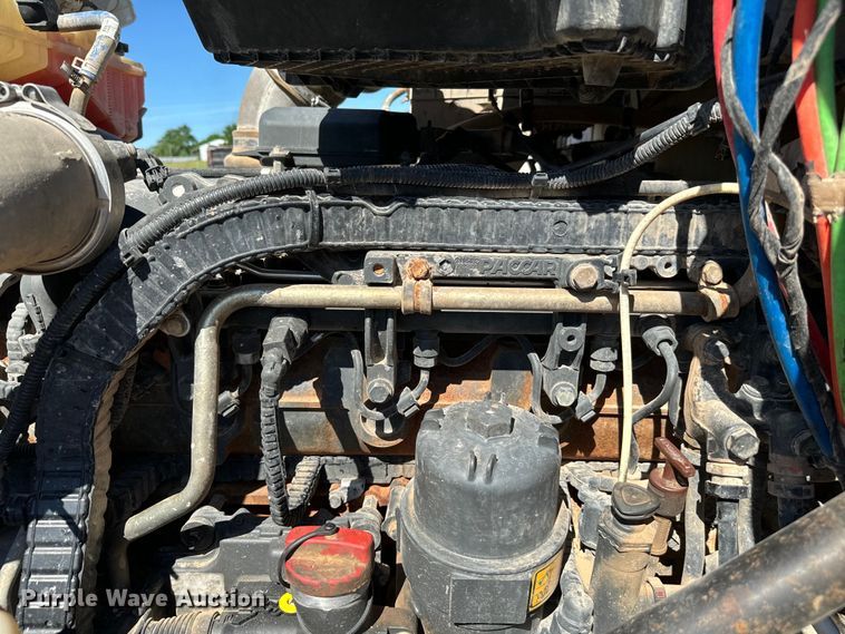 image for item EJ0612 2018 Peterbilt 567 semi truck