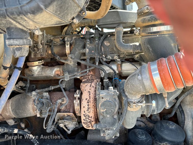 image for item EJ0612 2018 Peterbilt 567 semi truck