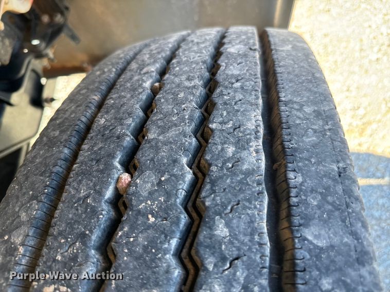 image for item EJ0612 2018 Peterbilt 567 semi truck