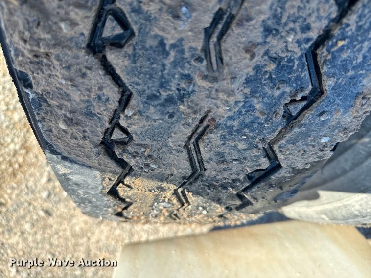 image for item EJ0612 2018 Peterbilt 567 semi truck