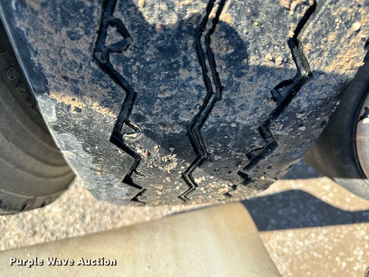 image for item EJ0612 2018 Peterbilt 567 semi truck