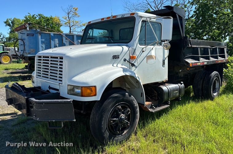 image for item EJ0613 1996 International  4700 dump truck