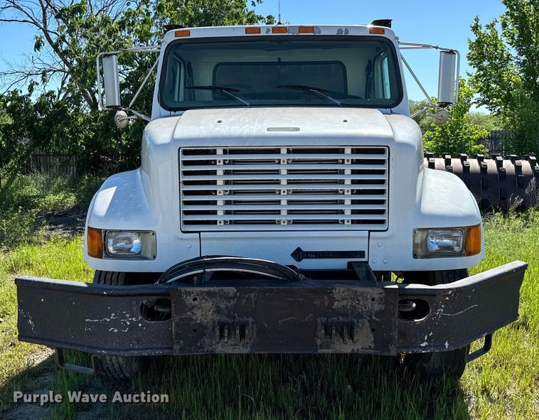 image for item EJ0613 1996 International  4700 dump truck