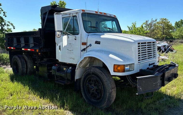 image for item EJ0613 1996 International  4700 dump truck