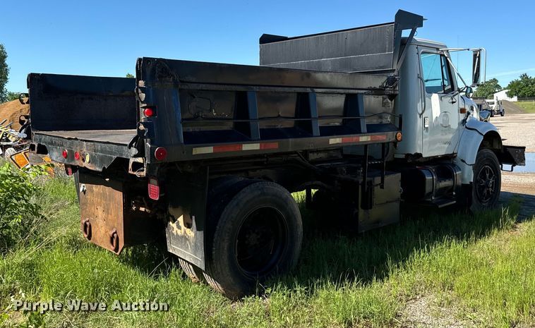 image for item EJ0613 1996 International  4700 dump truck