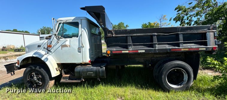 image for item EJ0613 1996 International  4700 dump truck