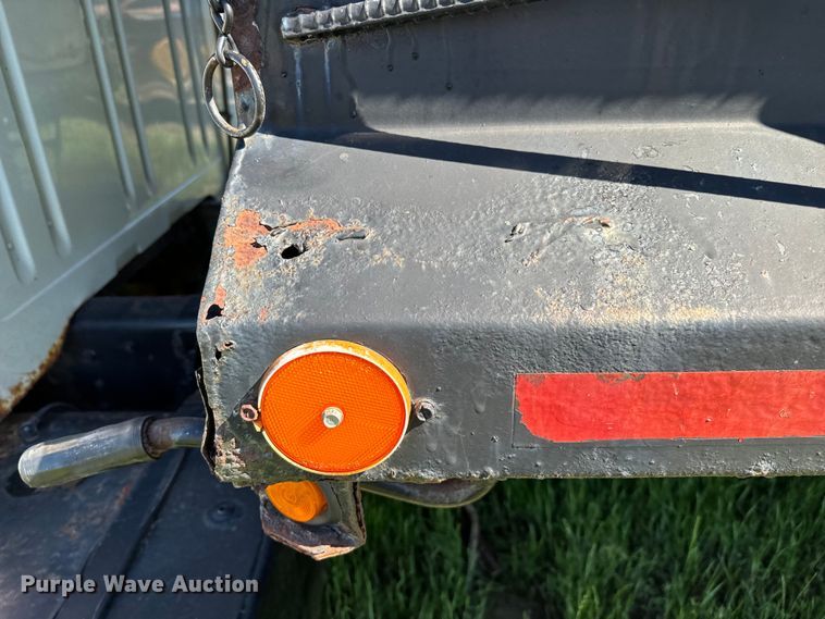 image for item EJ0613 1996 International  4700 dump truck