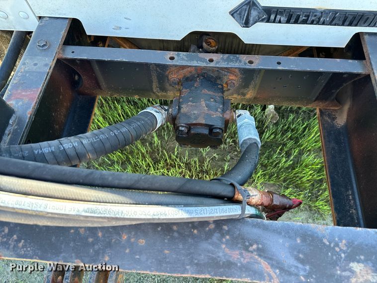 image for item EJ0613 1996 International  4700 dump truck