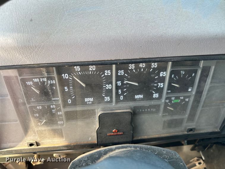 image for item EJ0613 1996 International  4700 dump truck