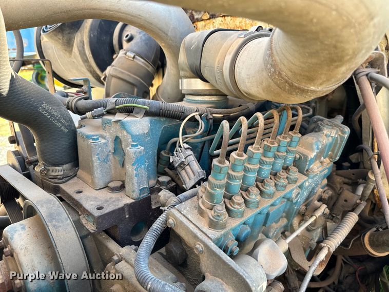 image for item EJ0613 1996 International  4700 dump truck