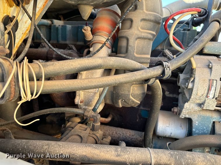 image for item EJ0613 1996 International  4700 dump truck