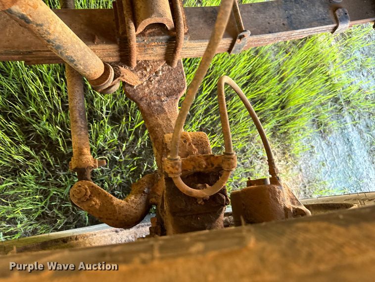 image for item EJ0613 1996 International  4700 dump truck