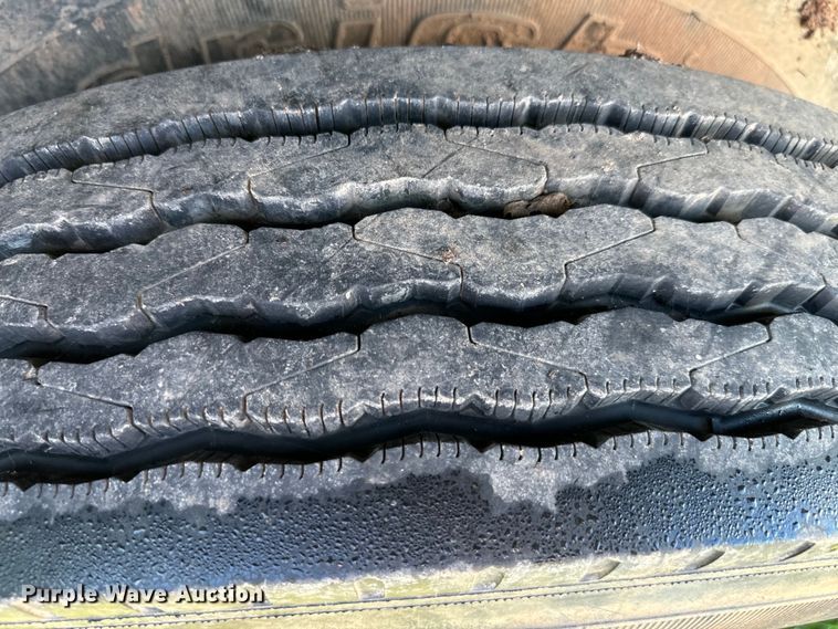 image for item EJ0613 1996 International  4700 dump truck