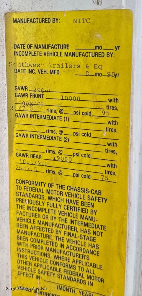 image for item EJ0613 1996 International  4700 dump truck