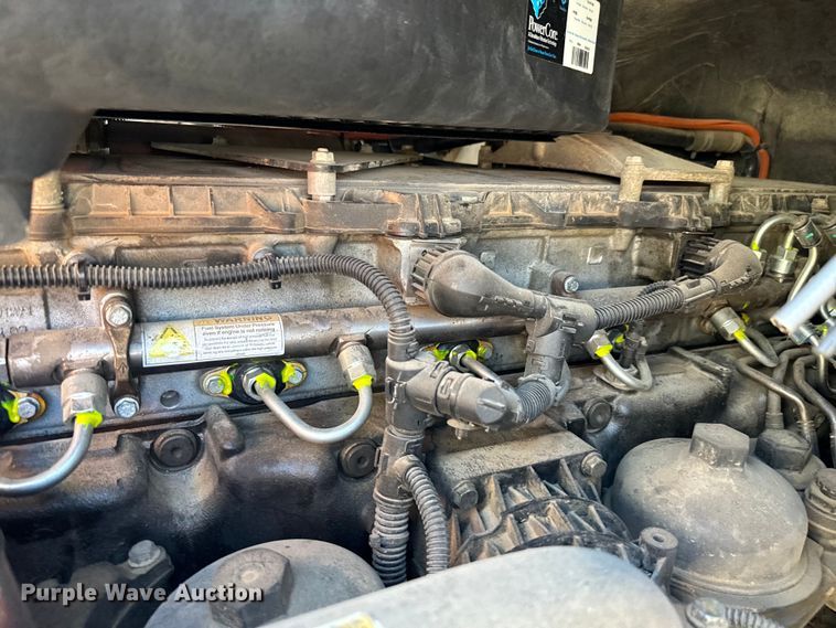 image for item EJ0614 2014 Freightliner  Cascadia 113 semi truck