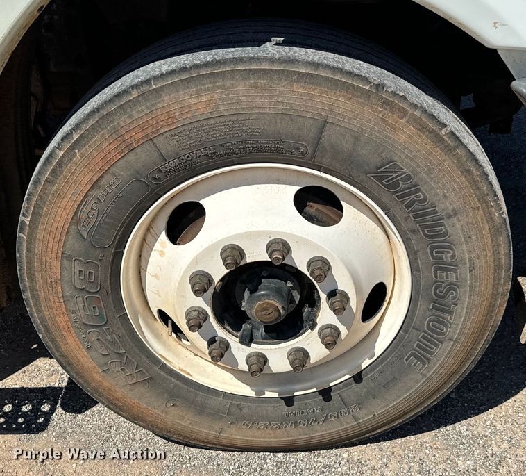 image for item EJ0614 2014 Freightliner  Cascadia 113 semi truck