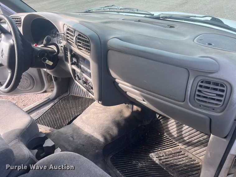 image for item EJ2678 2001 Chevrolet S10 Ext. Cab pickup truck