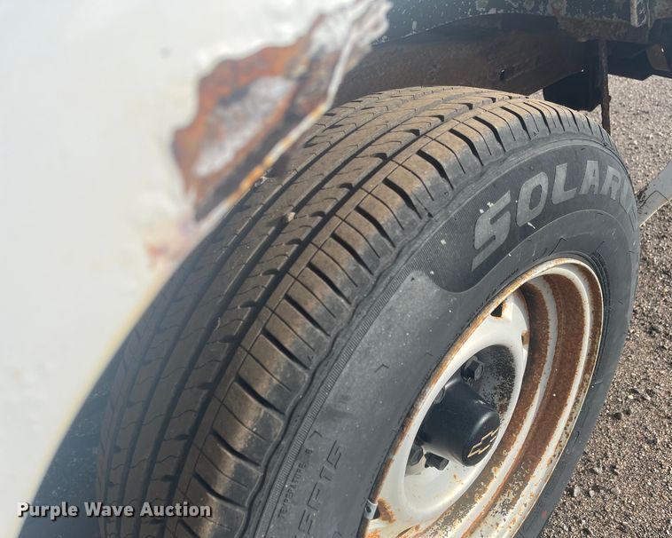 image for item EJ2678 2001 Chevrolet S10 Ext. Cab pickup truck