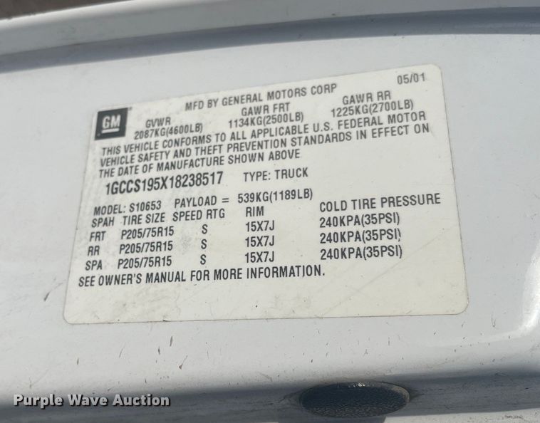 image for item EJ2678 2001 Chevrolet S10 Ext. Cab pickup truck