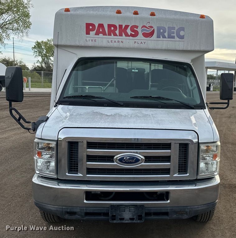 image for item EJ2679 2010 Ford E450 shuttle bus