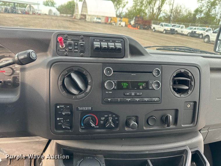 image for item EJ2679 2010 Ford E450 shuttle bus