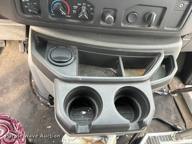 image for item EJ2679 2010 Ford E450 shuttle bus