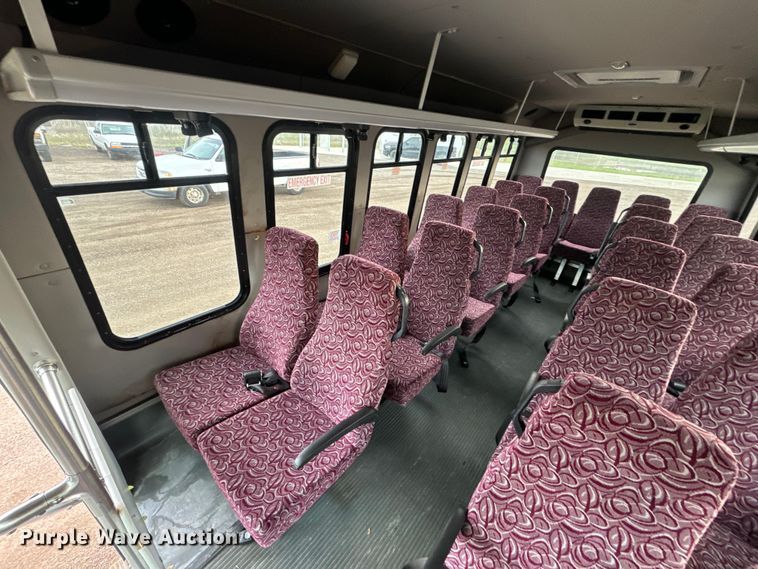 image for item EJ2679 2010 Ford E450 shuttle bus