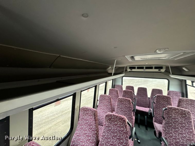 image for item EJ2679 2010 Ford E450 shuttle bus