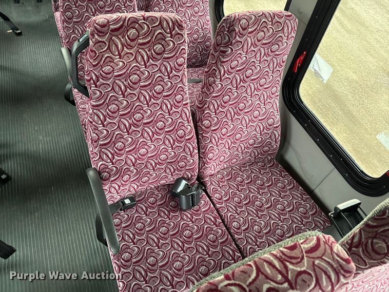 image for item EJ2679 2010 Ford E450 shuttle bus