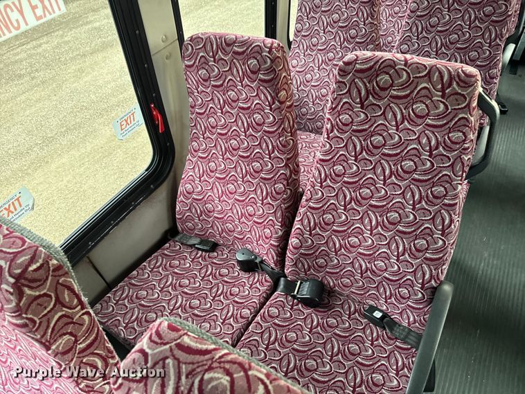 image for item EJ2679 2010 Ford E450 shuttle bus