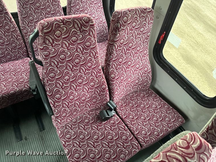 image for item EJ2679 2010 Ford E450 shuttle bus