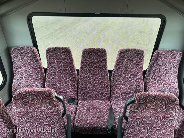 image for item EJ2679 2010 Ford E450 shuttle bus