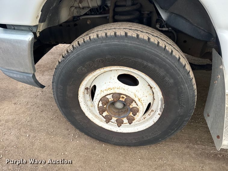 image for item EJ2679 2010 Ford E450 shuttle bus