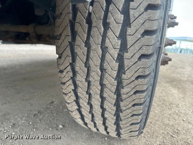 image for item EJ2679 2010 Ford E450 shuttle bus