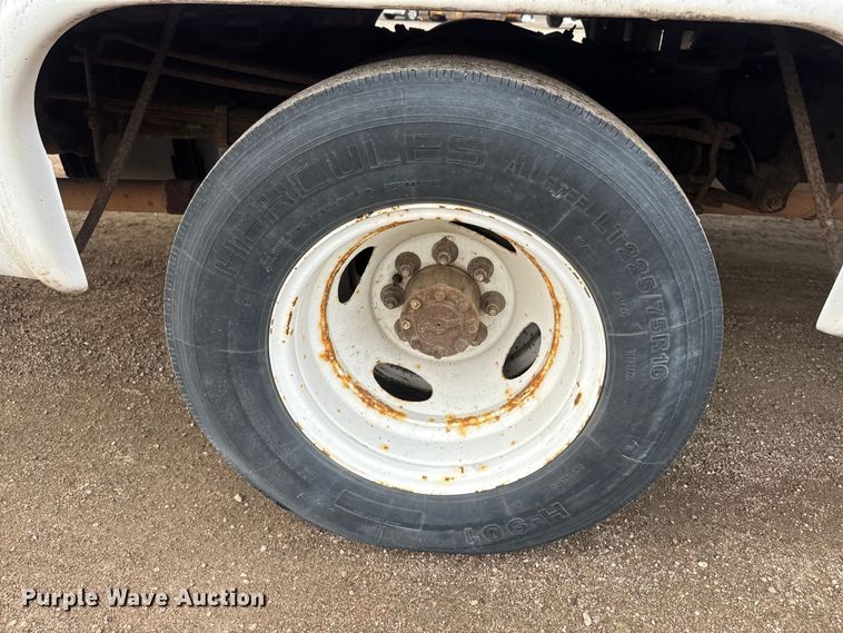 image for item EJ2679 2010 Ford E450 shuttle bus