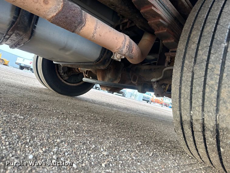 image for item EJ2679 2010 Ford E450 shuttle bus