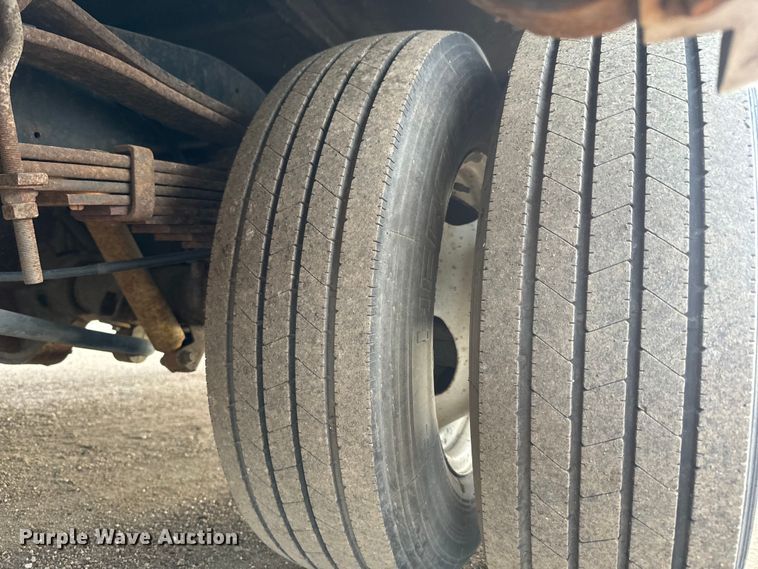 image for item EJ2679 2010 Ford E450 shuttle bus